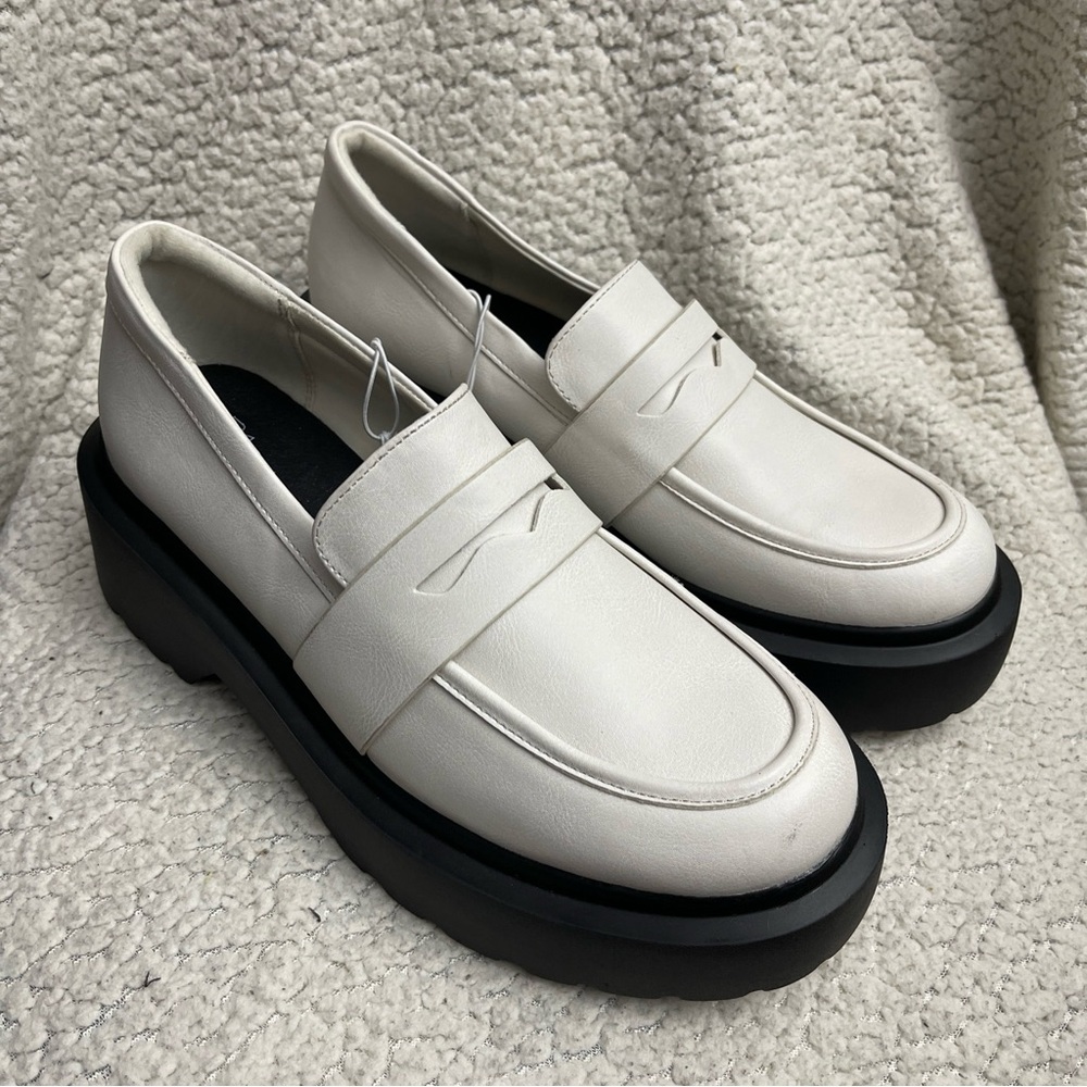 Wild Fable white chunky Y2K platform shoes size 9.5